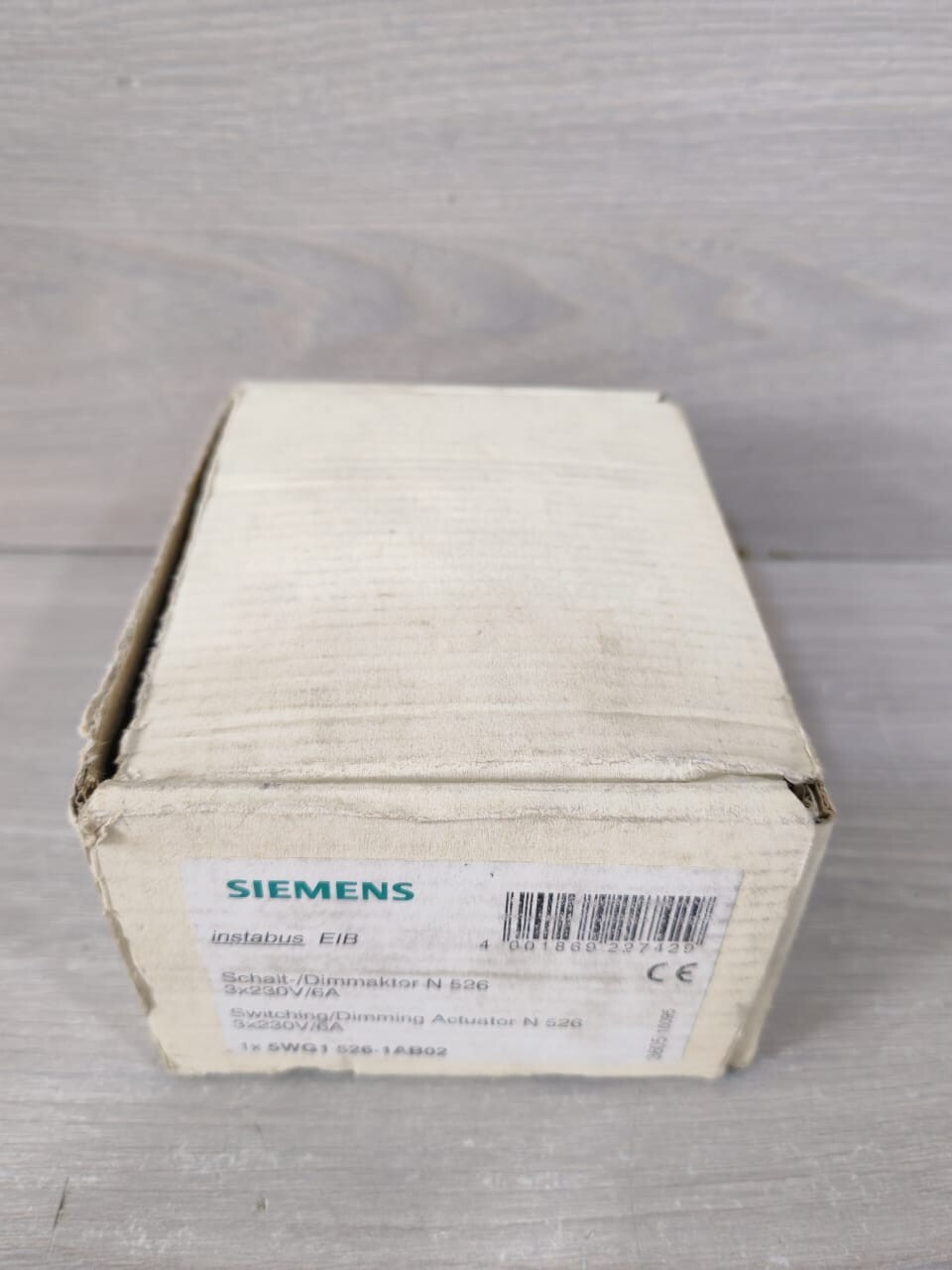 Siemens N526 Siemens 5WG1 526-1AB02 Switch Dimming Actuator N526 3x 230V 6A 9