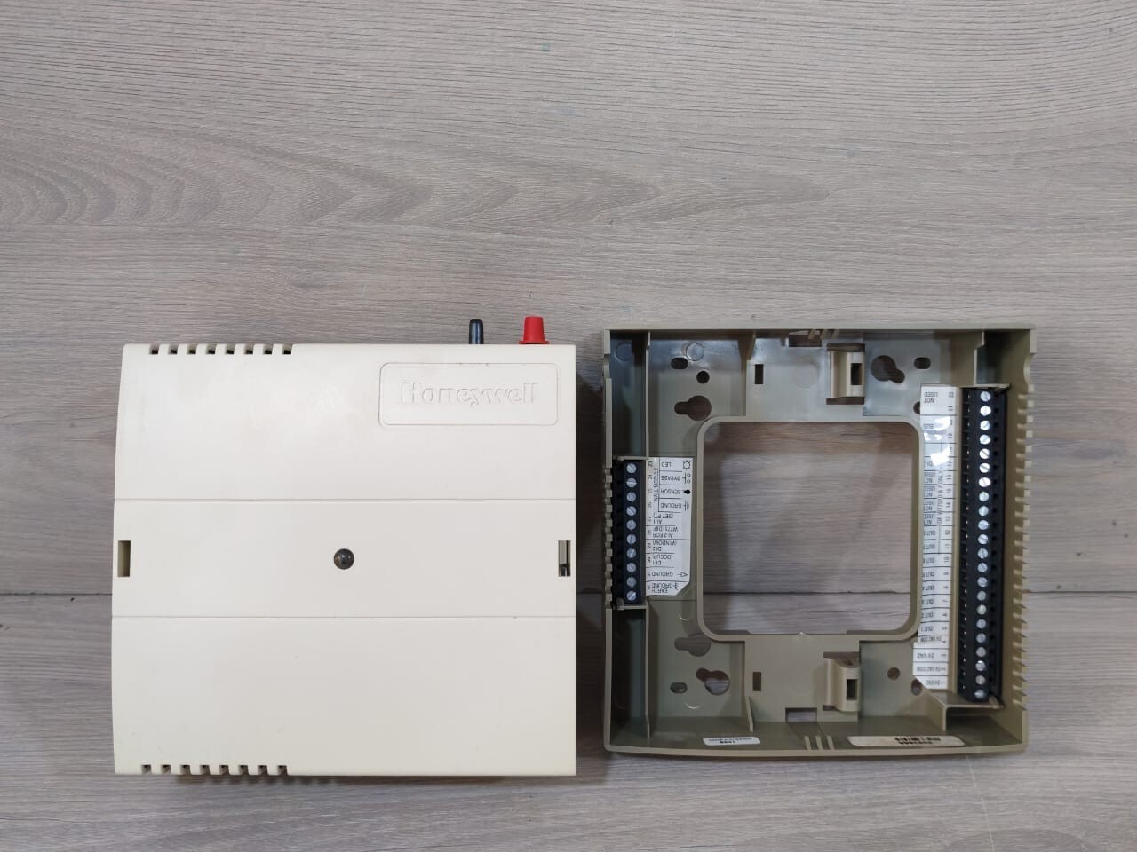 Honeywell W7751D Honeywell W7751D 2016 Vav Controller 2