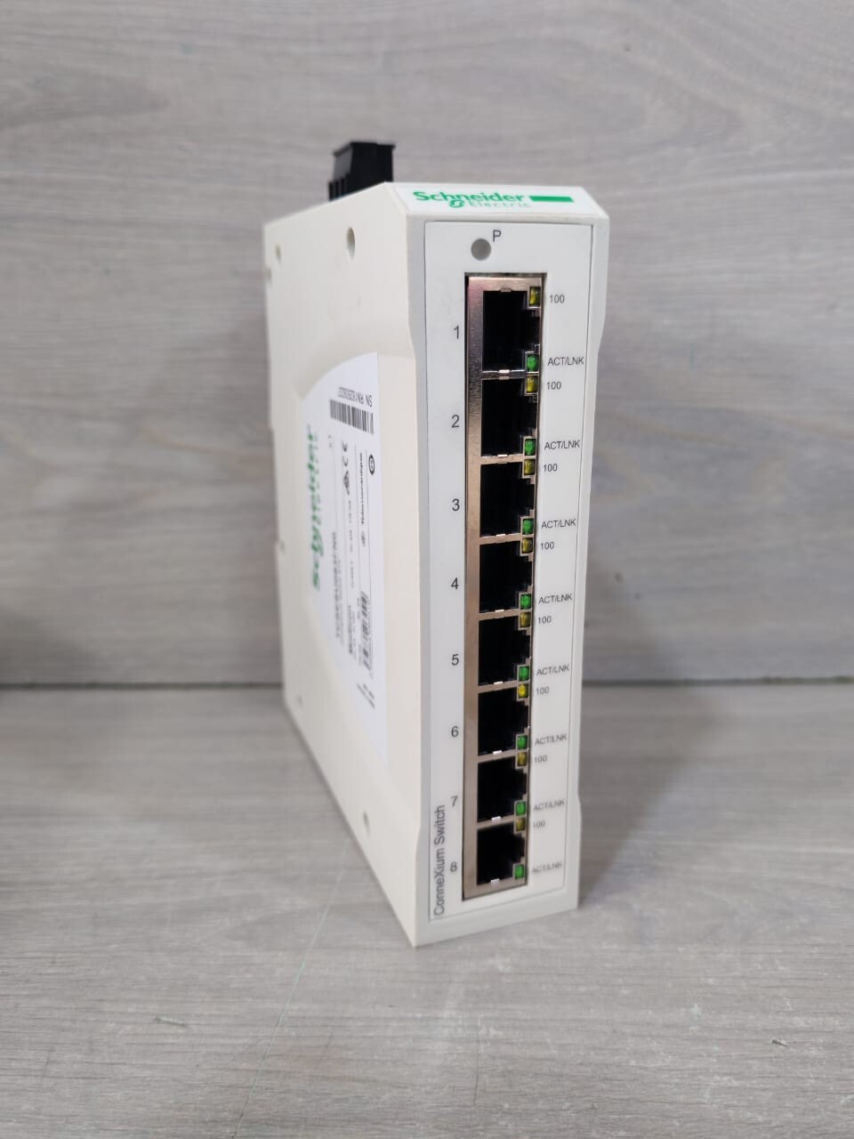 Schneider Electric TCSESU083FN0 Schneider Electric TCSESU083FN0 ConneXium Switch 8TX 3