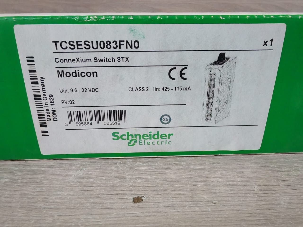 Schneider Electric TCSESU083FN0 Schneider Electric TCSESU083FN0 ConneXium Switch 8TX 10
