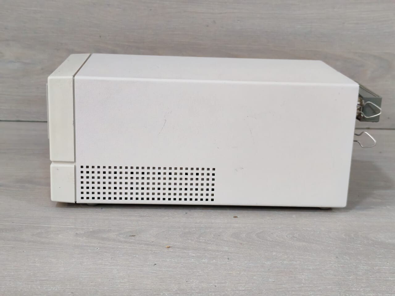 HP TAPE-2000 HP HEWLETT PACKARD SURESTORE TAPE 2000 C1520-69203 DRIVE 100-240V 8
