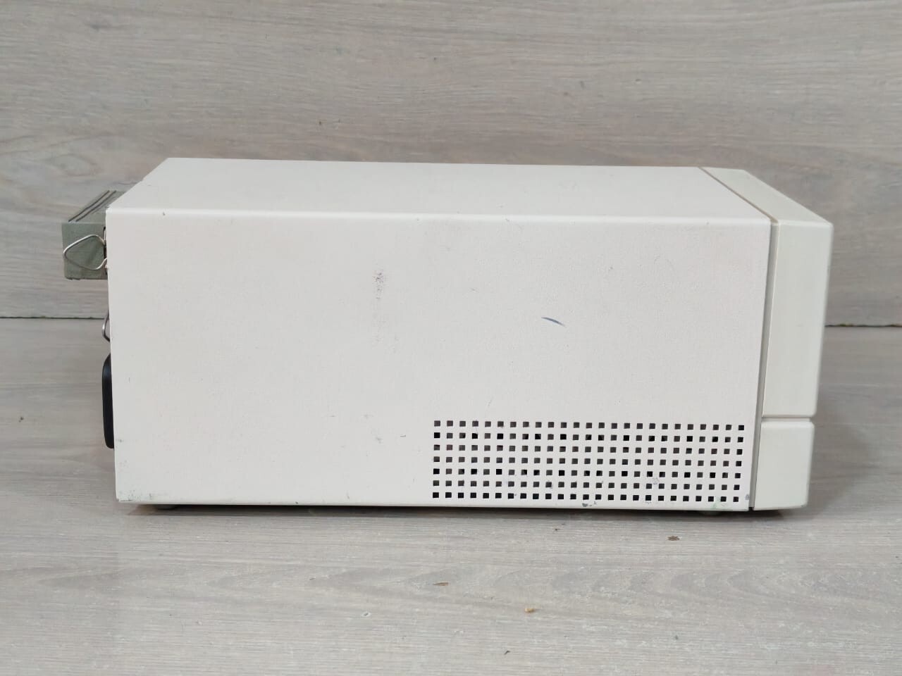 HP TAPE-2000 HP HEWLETT PACKARD SURESTORE TAPE 2000 C1520-69203 DRIVE 100-240V 9