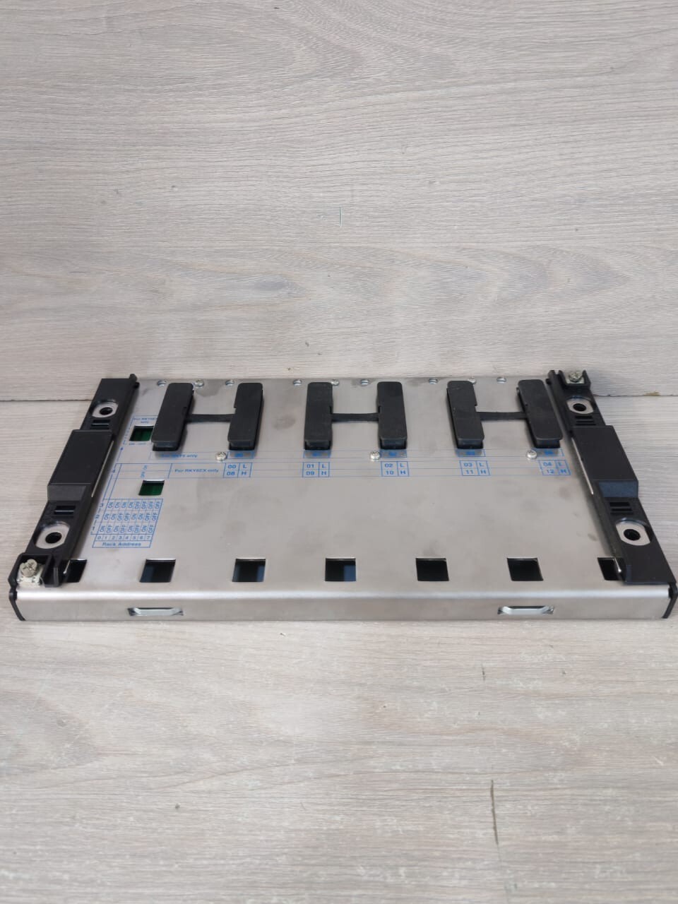 Schneider Electric TSXRKY6 SCHNEIDER ELECTRIC TSXRKY6 6 SLOT RACK 5