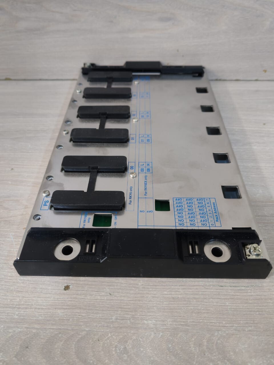 Schneider Electric TSXRKY6 SCHNEIDER ELECTRIC TSXRKY6 6 SLOT RACK 6