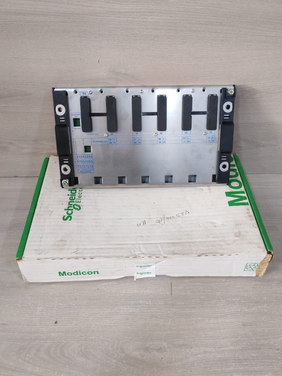 SCHNEIDER ELECTRIC TSXRKY6 6 SLOT RACK