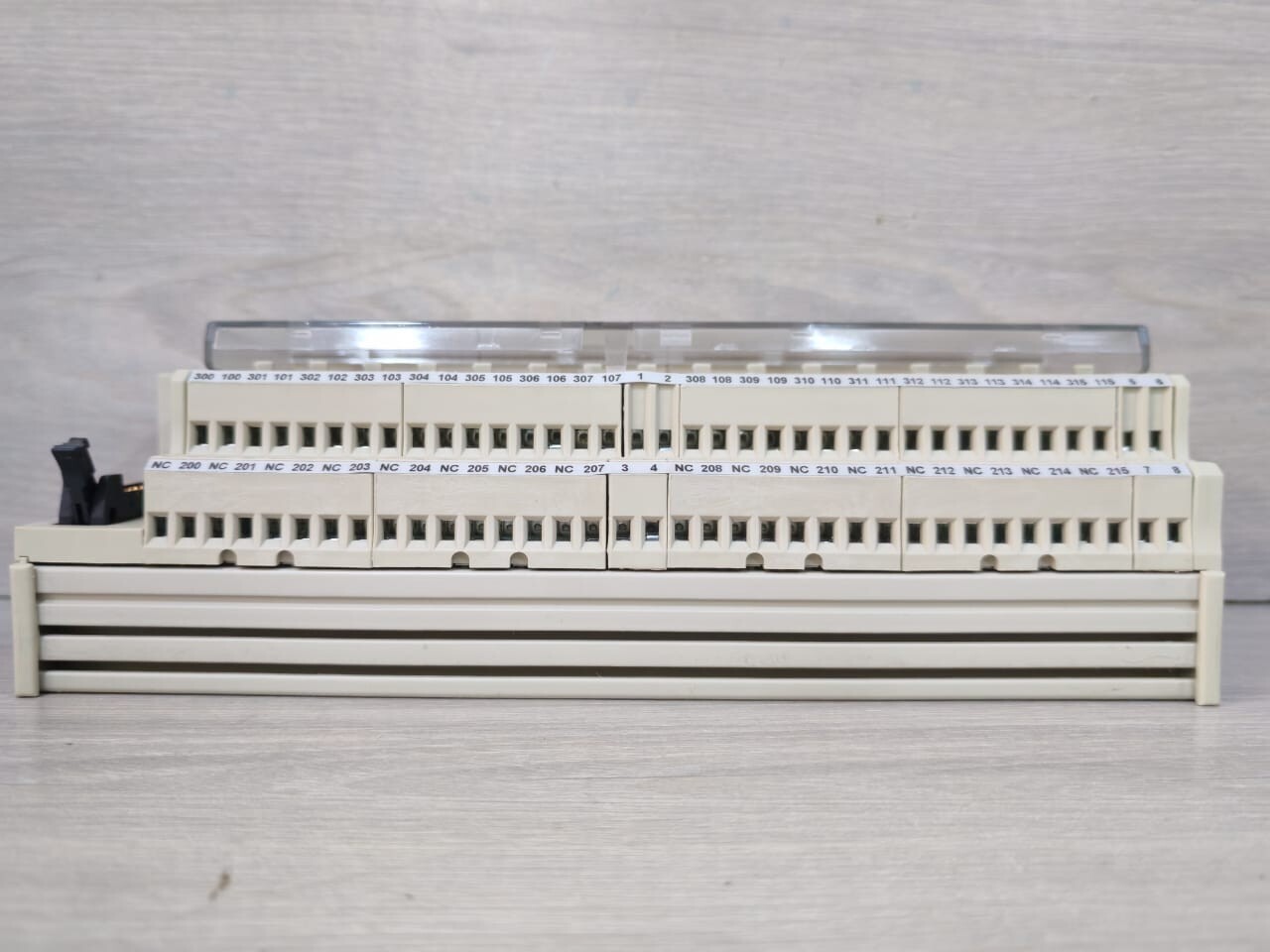 Schneider Electric ABE7 R16T230 SCHNEIDER ELECTRIC ABE7 R16T230 MODICON 064467 10