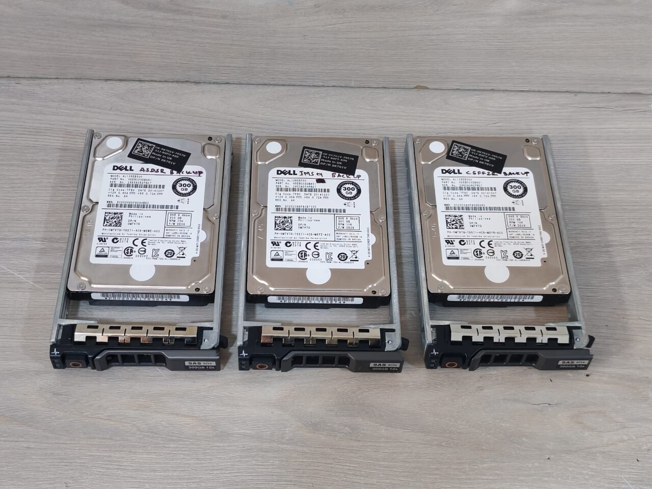 Dell HDEBC03DAA51 DELL AL13SEB300 HDEBC03DAA51 SAS 6GB 300GB 10 K HARD DRIVE 2