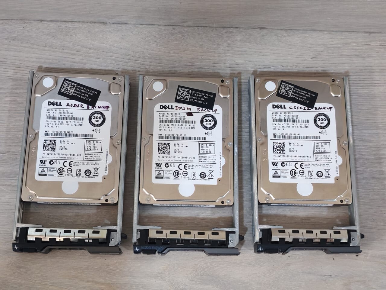 Dell HDEBC03DAA51 DELL AL13SEB300 HDEBC03DAA51 SAS 6GB 300GB 10 K HARD DRIVE 8