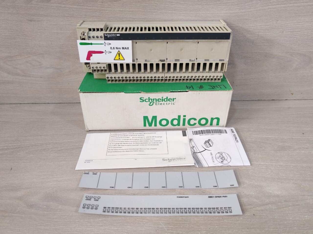 Schneider Electric PV-01 SCHNEIDER ELECTRIC MODICON ABE7-CPA31 PV:01 2