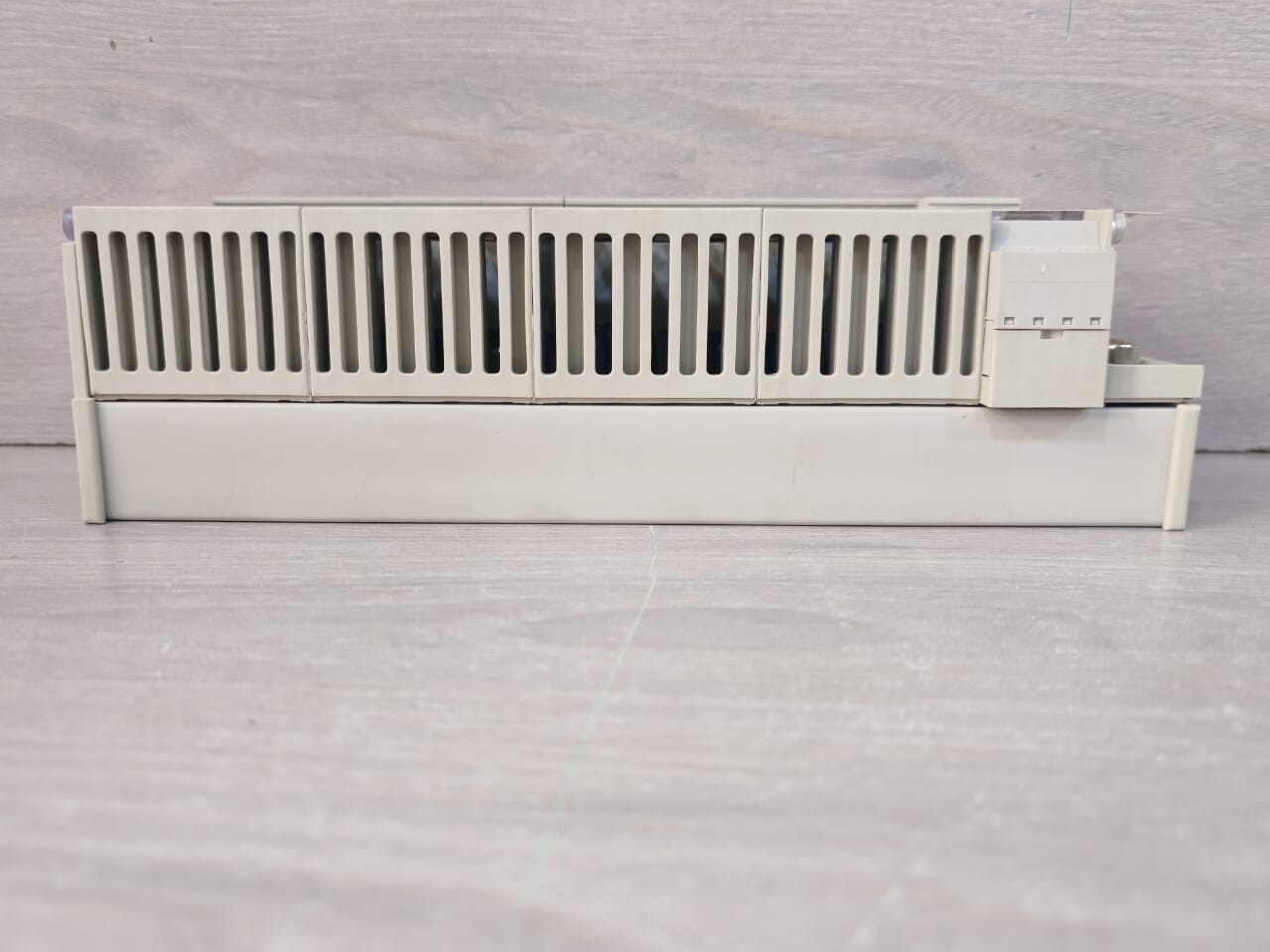 Schneider Electric PV-01 SCHNEIDER ELECTRIC MODICON ABE7-CPA31 PV:01 8