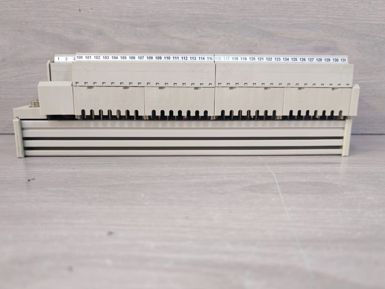 Schneider Electric PV-01 SCHNEIDER ELECTRIC MODICON ABE7-CPA31 PV:01 9