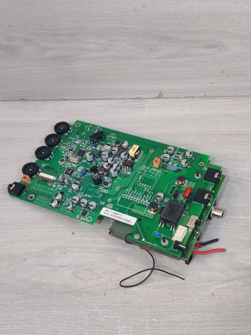 99-11-056P11 99-11-056P11 / 42-01-0561300 CIRCUIT BOARD FROM WHOLER TFT LCD MONITOR 3