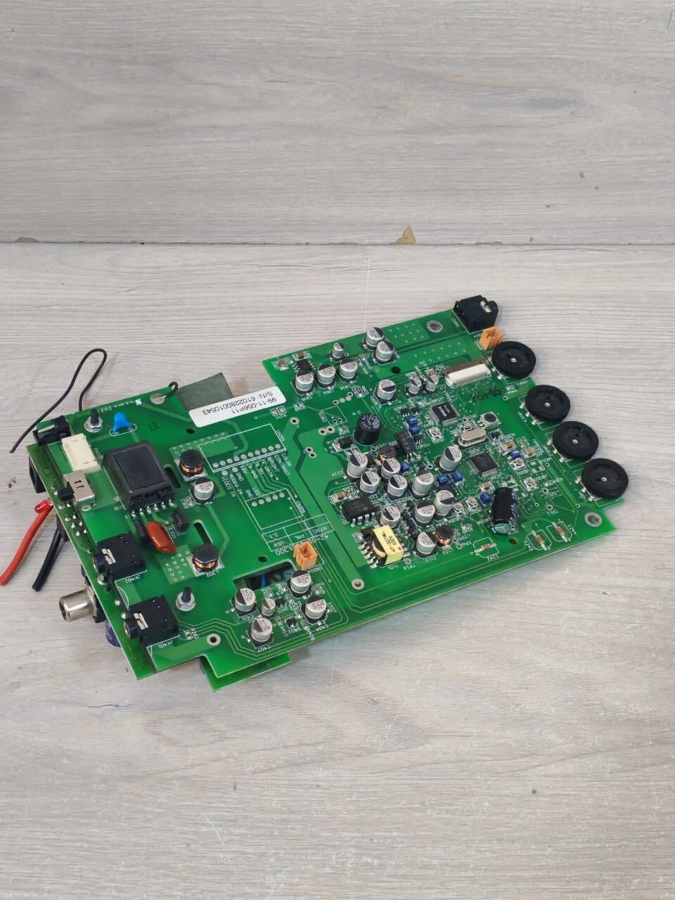 99-11-056P11 99-11-056P11 / 42-01-0561300 CIRCUIT BOARD FROM WHOLER TFT LCD MONITOR 4