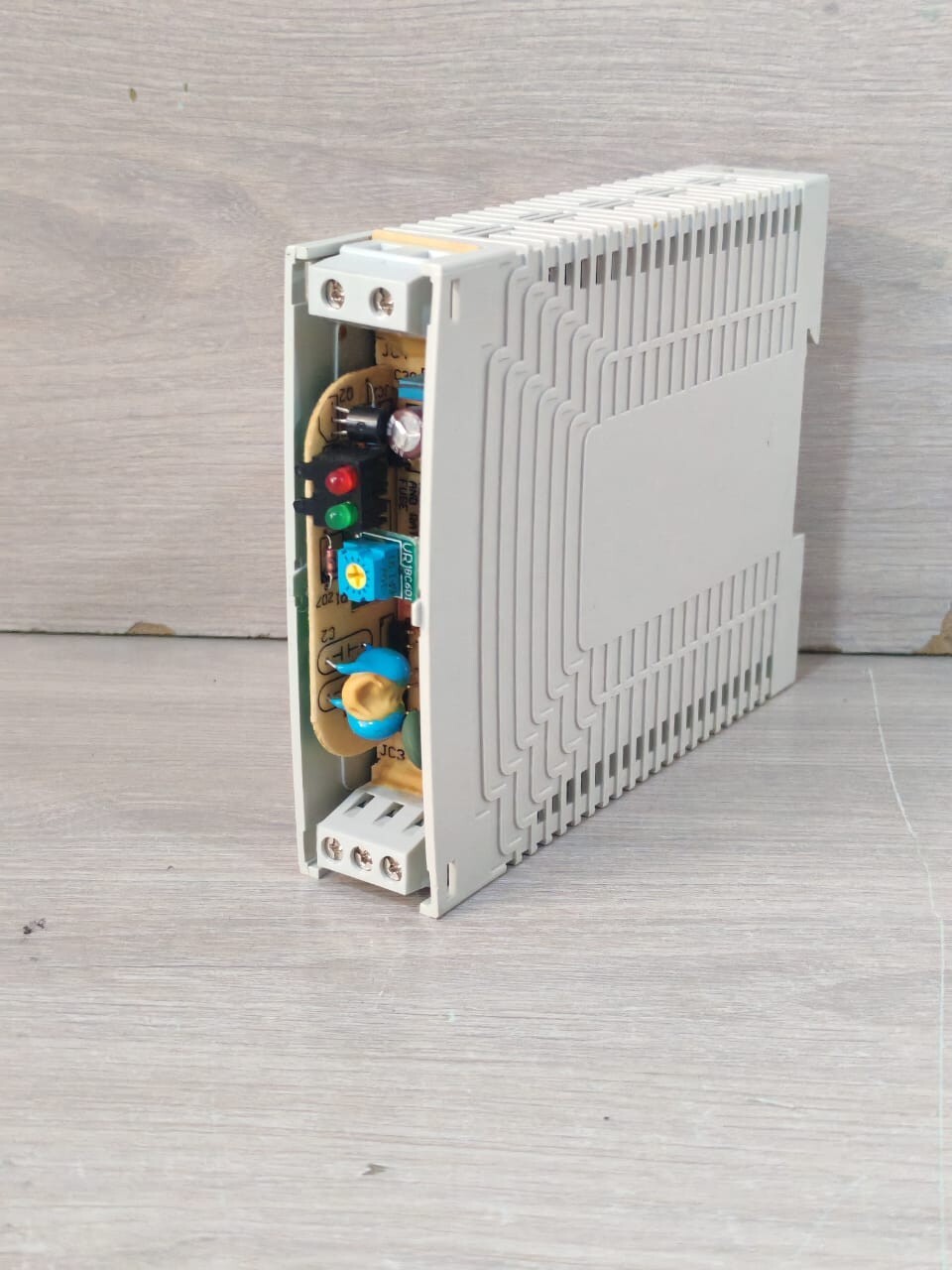 ABB CP-E ABB CP-E 24/0.75 1SVR427030R0000 SWITCHING MODE POWER SUPPLY 4