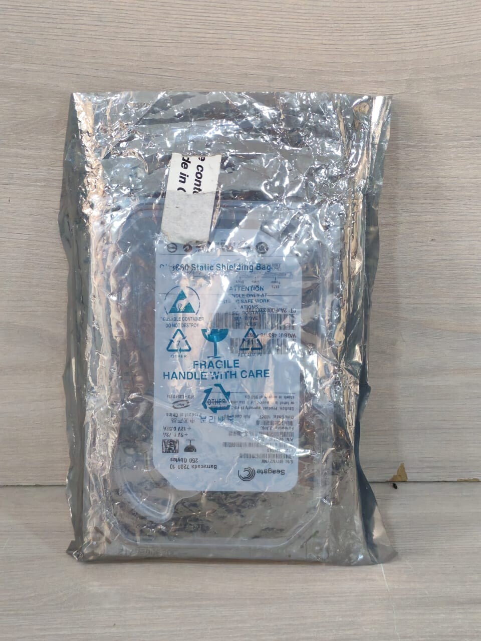 Seagate 9EU142-022 SEAGATE 9EU142-022 F/W 3.AHC BARRACUDA 7200.10 250 GBYTES HARD DRIVE 9