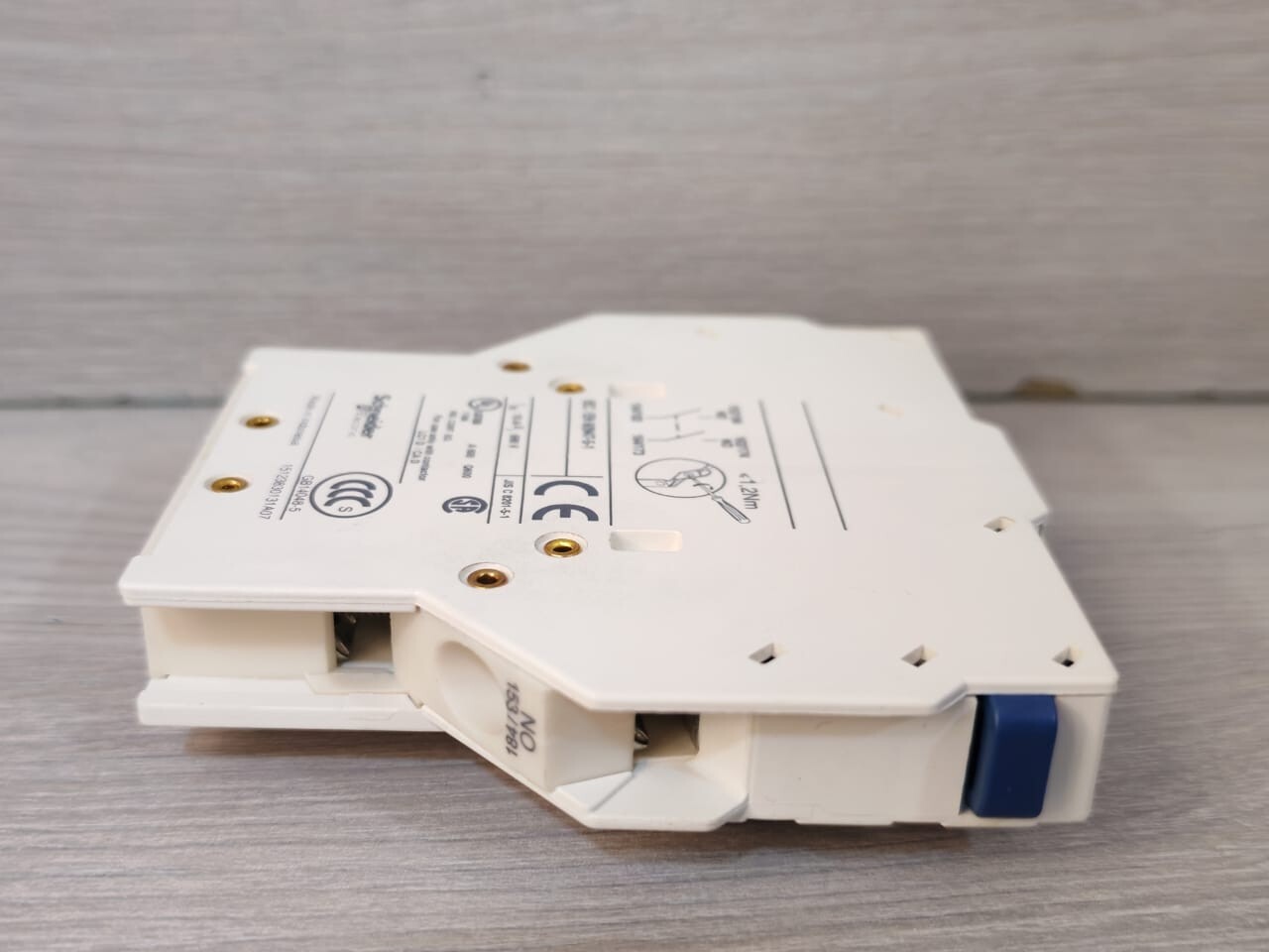 Schneider Electric LAD8N20 Schneider Electric LAD8N20 Auxilliary Contact Block 5