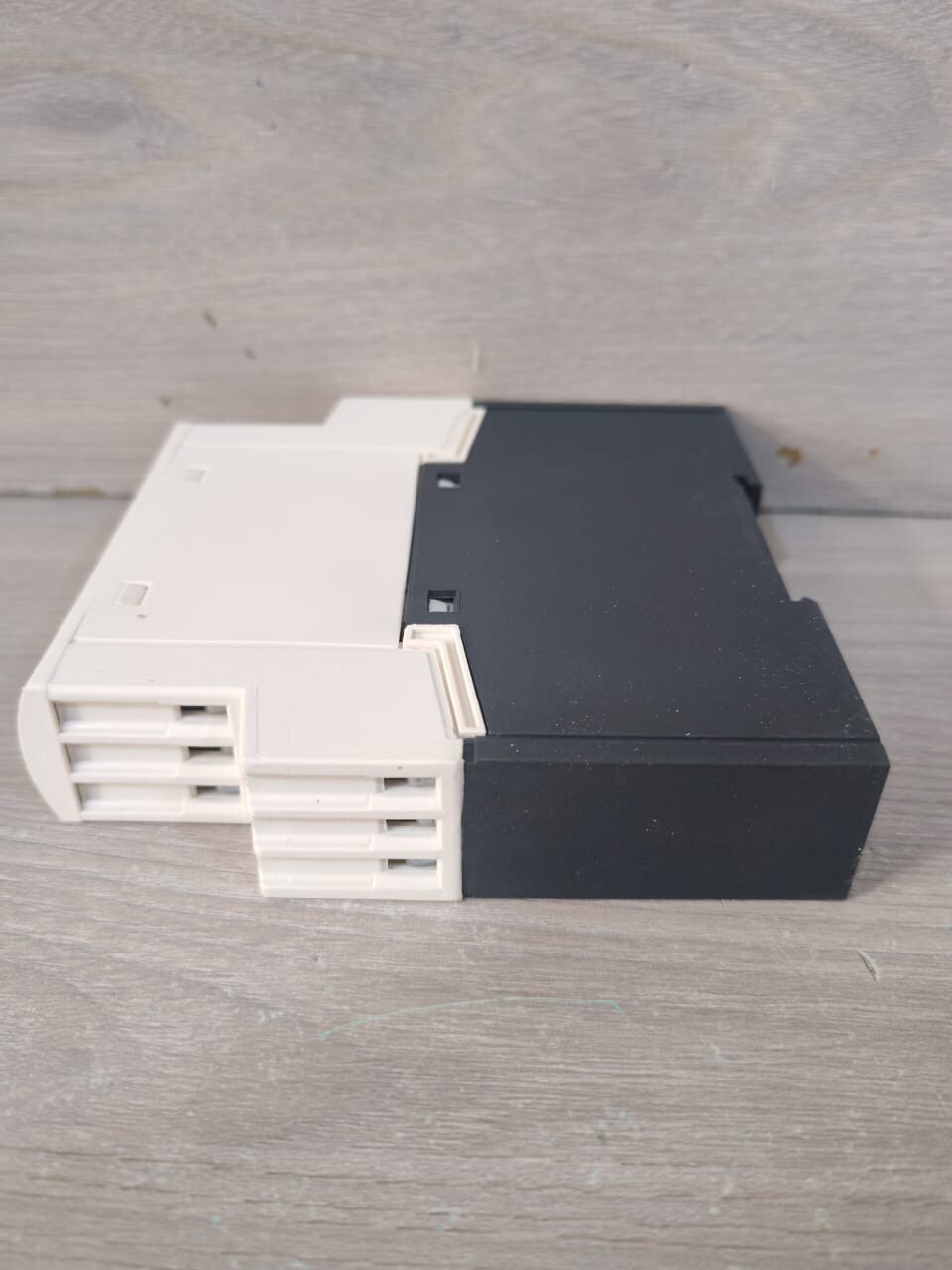 Schneider Electric LT3SM00MW SCHNEIDER ELECTRIC LT3SM00MW THERMISTOR PROTECTION UNIT 8