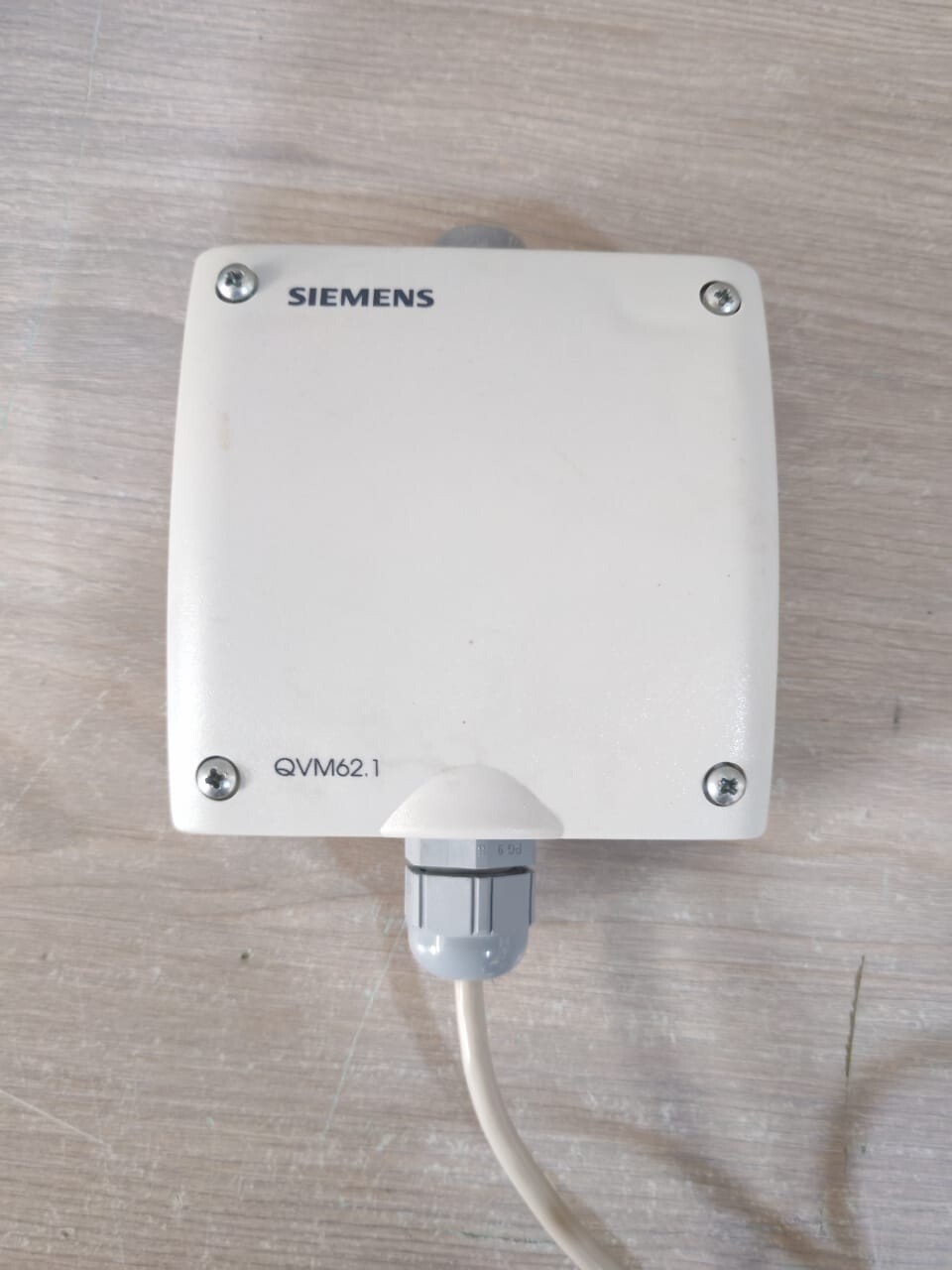 Siemens QVM62.1 SIEMENS QVM62.1 AIR VELOCITY SENSOR 2
