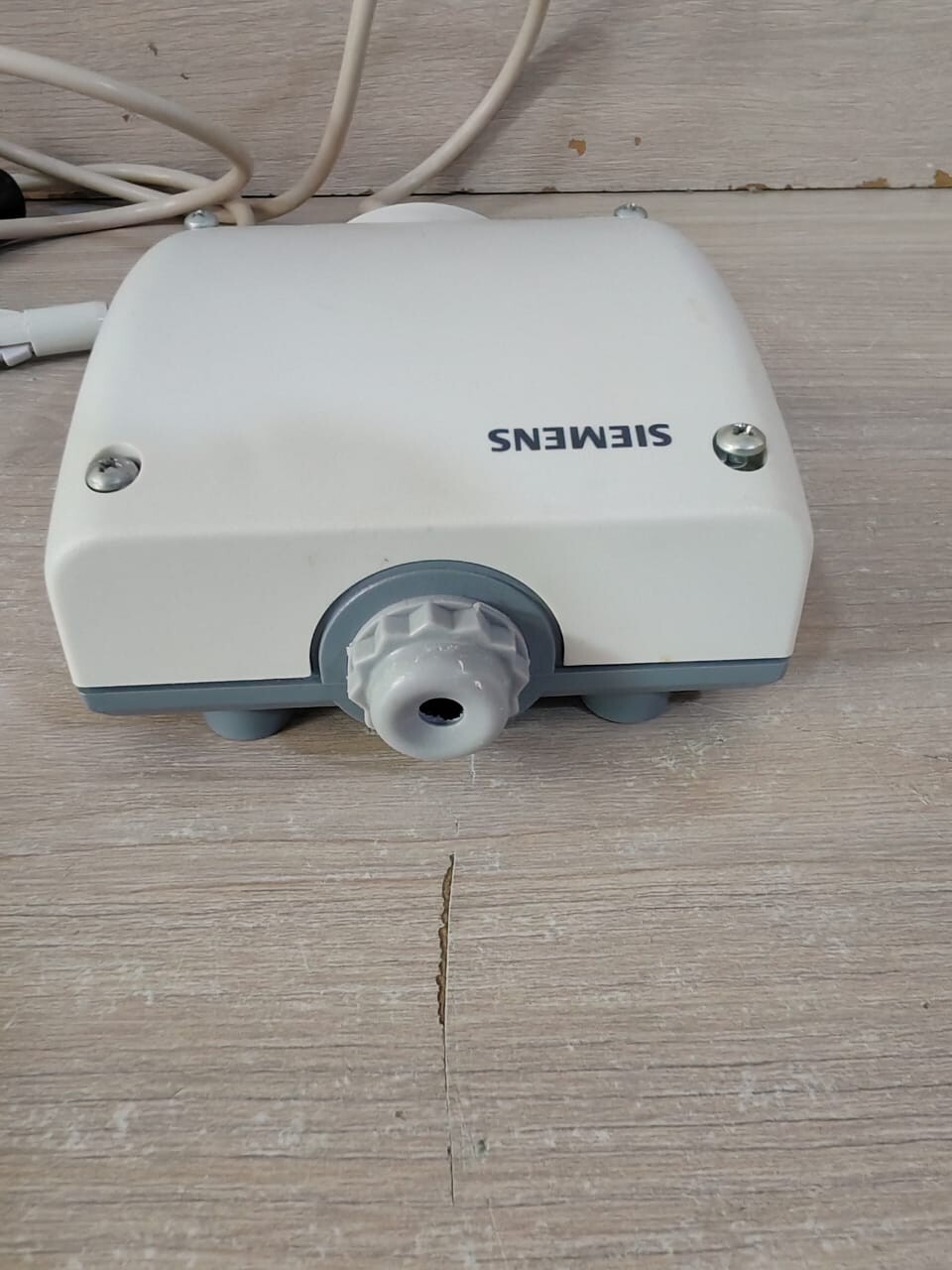 Siemens QVM62.1 SIEMENS QVM62.1 AIR VELOCITY SENSOR 6