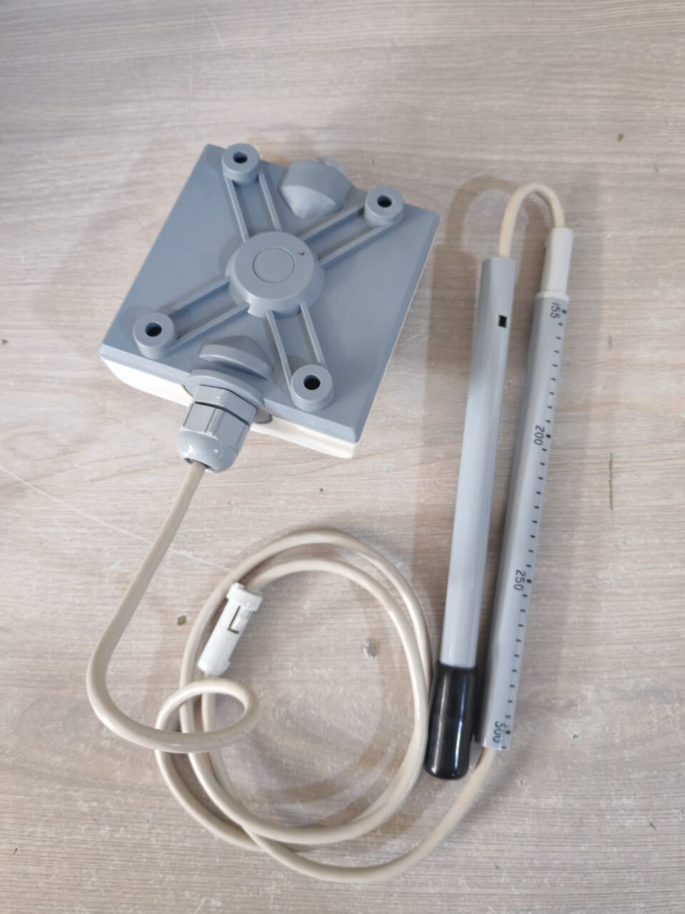Siemens QVM62.1 SIEMENS QVM62.1 AIR VELOCITY SENSOR 9