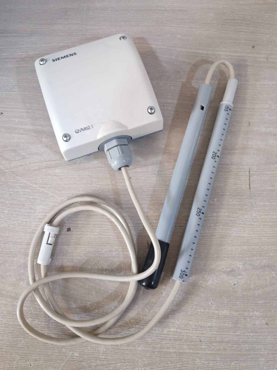 Siemens QVM62.1 SIEMENS QVM62.1 AIR VELOCITY SENSOR 10