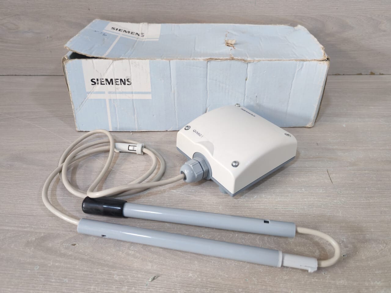 SIEMENS QVM62.1 AIR VELOCITY SENSOR