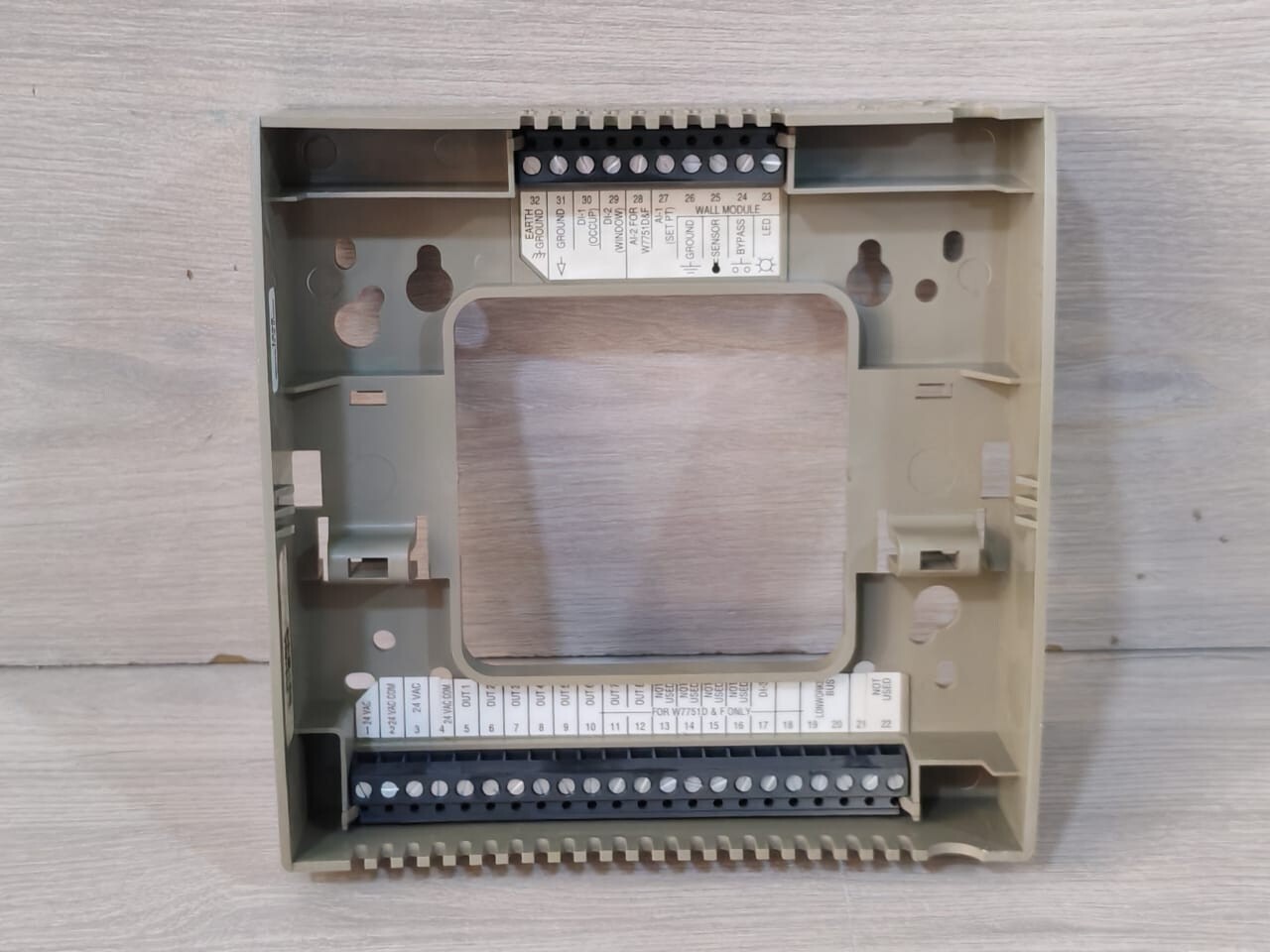 Honeywell W7751D 2008 Honeywell W7751D 2008 Vav Controller 10