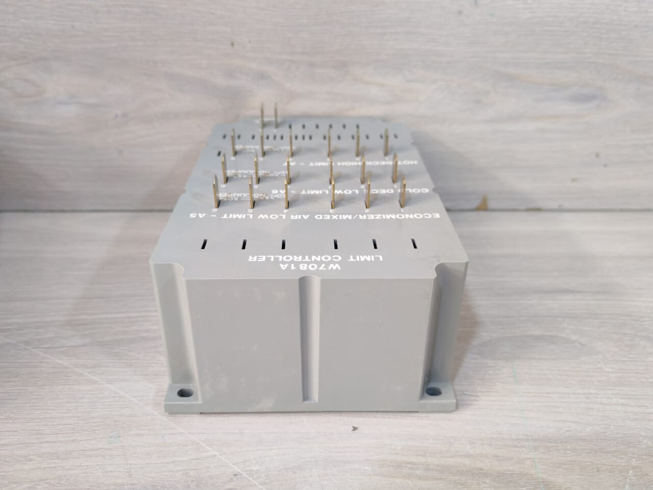 Honeywell W7081A 1015 Honeywell W7081A 1015 Limit Controller 6