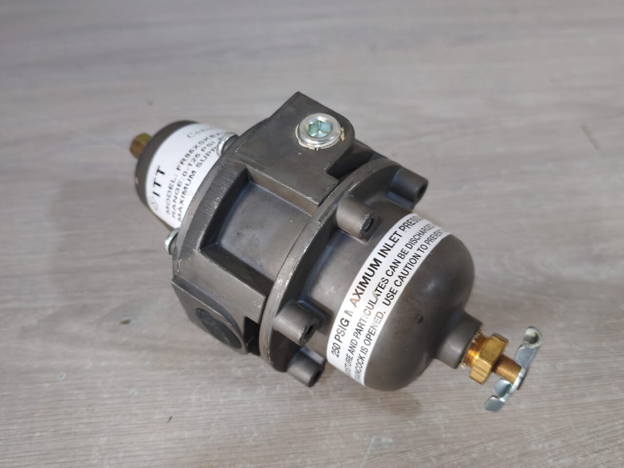 ITT FR95XSKEX1G ITT Conoflow FR95XSKEX1G Filter Regulator 8
