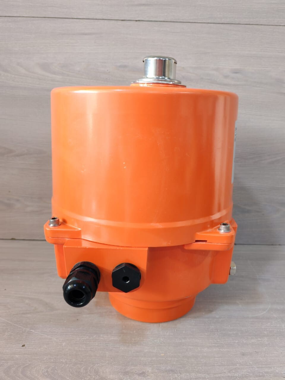 Belimo SY4-24-3-T BELIMO SY4-24-3-T ROTARY ACTUATOR 400Nm AC/DC 24V OPEN/CLOSE 3PT. 20S 2X SPDT 4