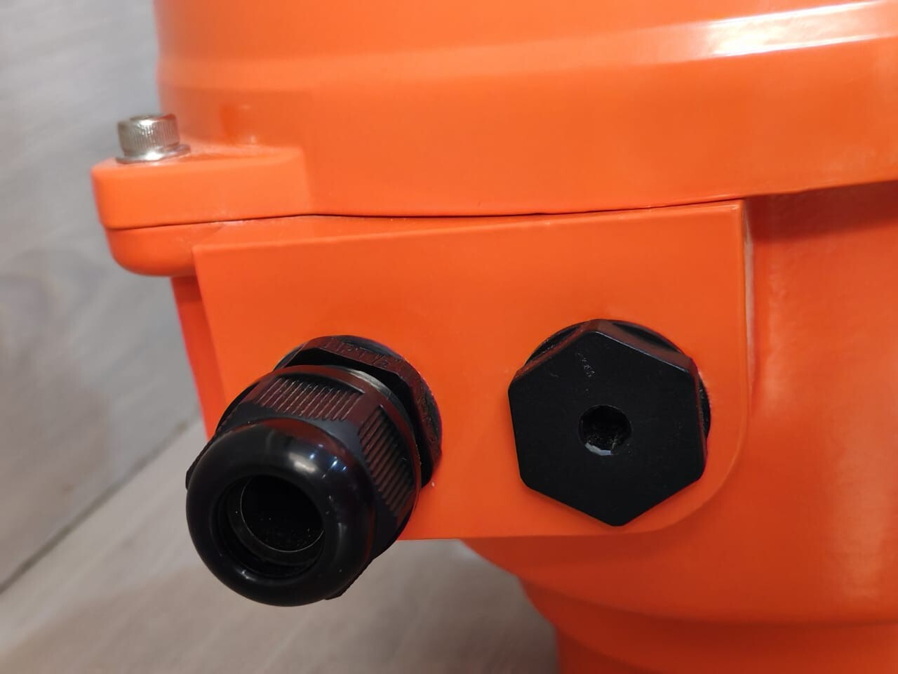 Belimo SY4-24-3-T BELIMO SY4-24-3-T ROTARY ACTUATOR 400Nm AC/DC 24V OPEN/CLOSE 3PT. 20S 2X SPDT 8