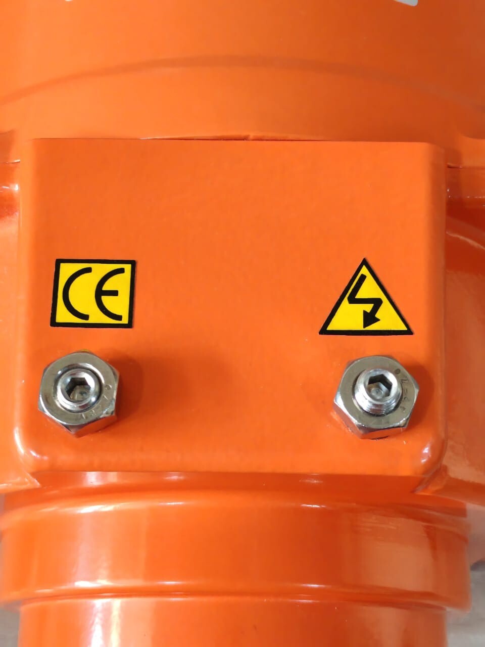 Belimo SY4-24-3-T BELIMO SY4-24-3-T ROTARY ACTUATOR 400Nm AC/DC 24V OPEN/CLOSE 3PT. 20S 2X SPDT 9