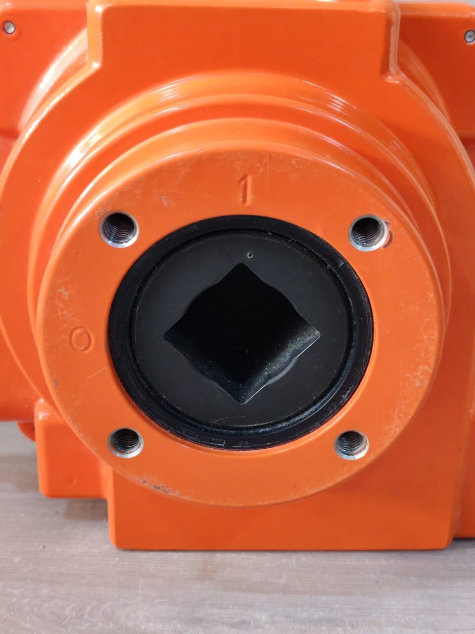 Belimo SY4-24-3-T BELIMO SY4-24-3-T ROTARY ACTUATOR 400Nm AC/DC 24V OPEN/CLOSE 3PT. 20S 2X SPDT 10