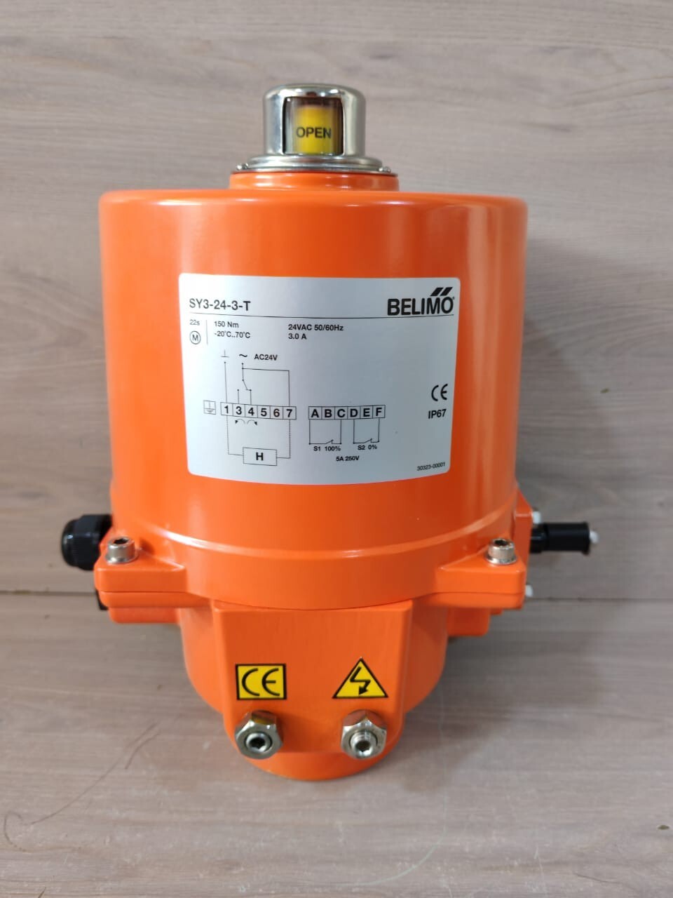 Belimo SY3-24-3-T BELIMO SY3-24-3-T ROTARY MOTOR 150Nm AC/DC 24V OPEN/CLOSE 3PT.26S 2X SPDT 2