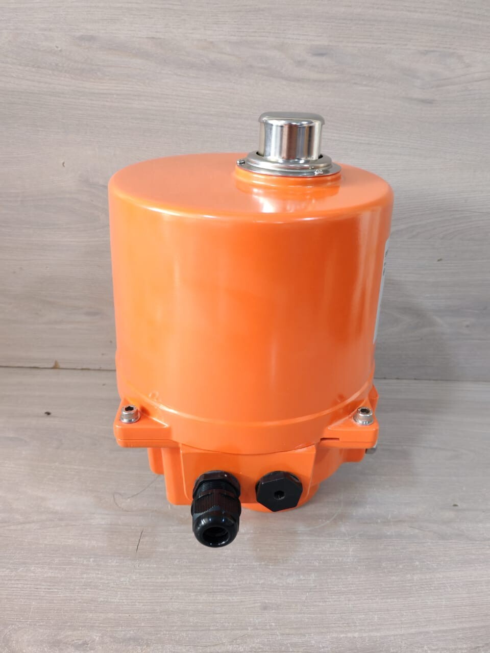 Belimo SY3-24-3-T BELIMO SY3-24-3-T ROTARY MOTOR 150Nm AC/DC 24V OPEN/CLOSE 3PT.26S 2X SPDT 4