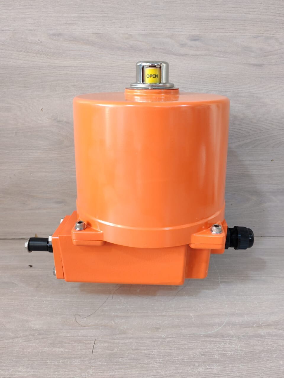 Belimo SY3-24-3-T BELIMO SY3-24-3-T ROTARY MOTOR 150Nm AC/DC 24V OPEN/CLOSE 3PT.26S 2X SPDT 6
