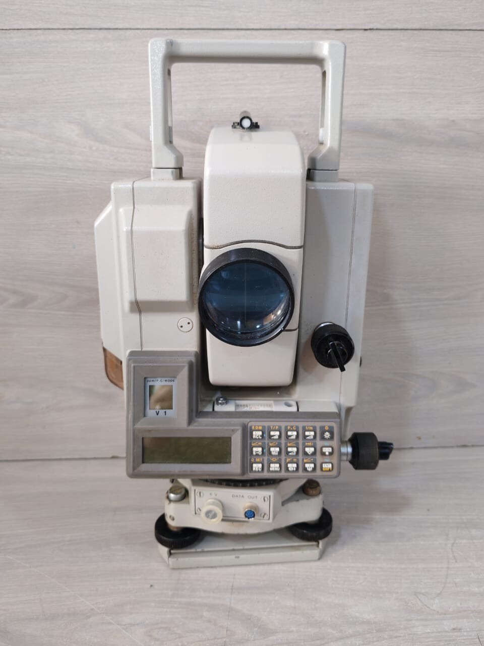 SOKKIA SET2C D20826 SOKKIA REFLECTING PRISM SYSTEM SET2C D20826- Need Battery 10