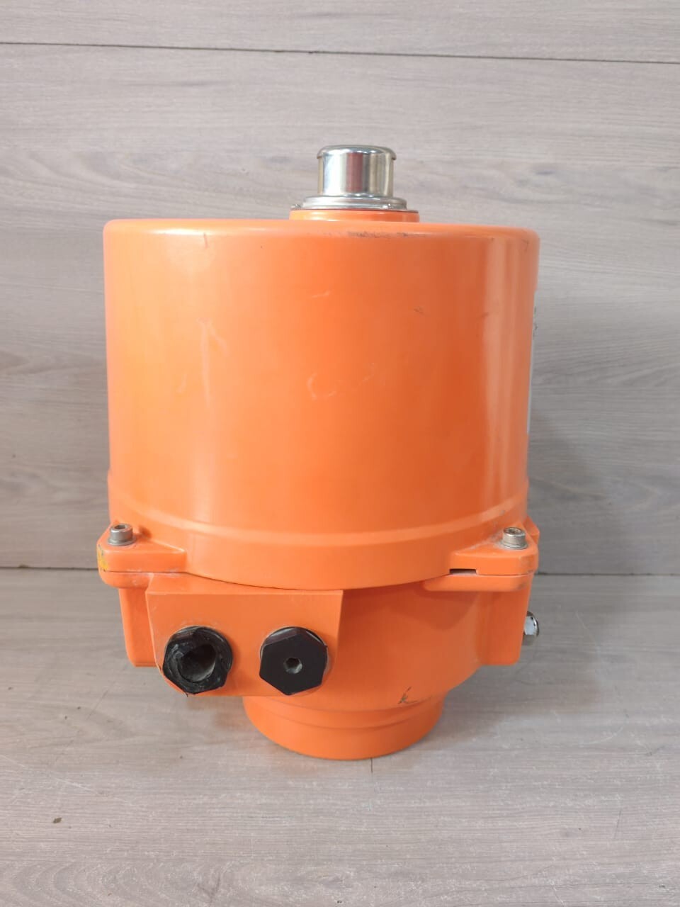 Belimo SY4-24-3-T BELIMO SY4-24-3-T ROTARY ACTUATOR 400Nm AC/DC 24V OPEN/CLOSE 3PT. 20S 2X SPDT 3