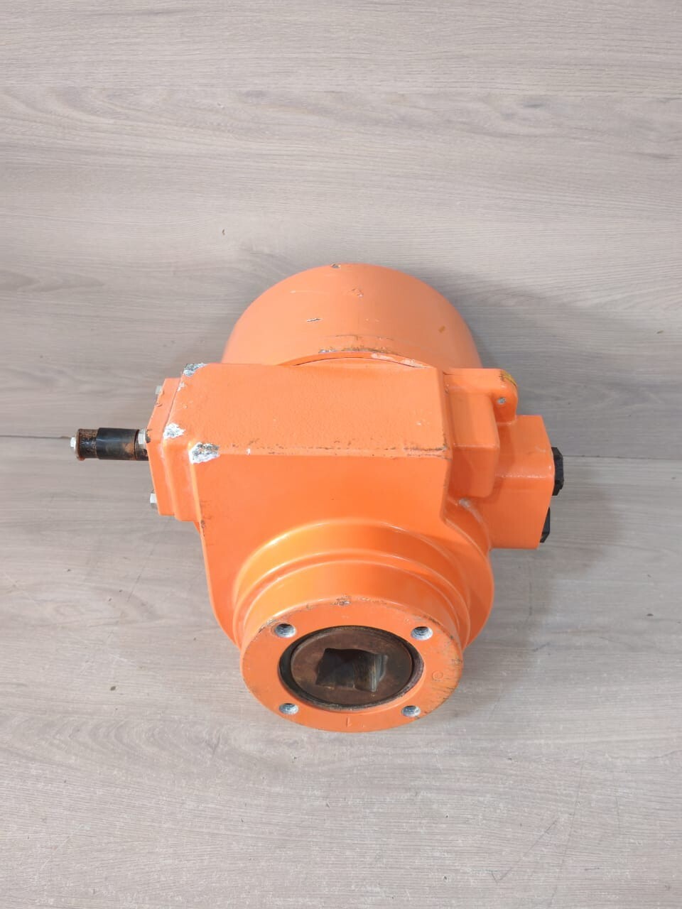 Belimo SY4-24-3-T BELIMO SY4-24-3-T ROTARY ACTUATOR 400Nm AC/DC 24V OPEN/CLOSE 3PT. 20S 2X SPDT 6