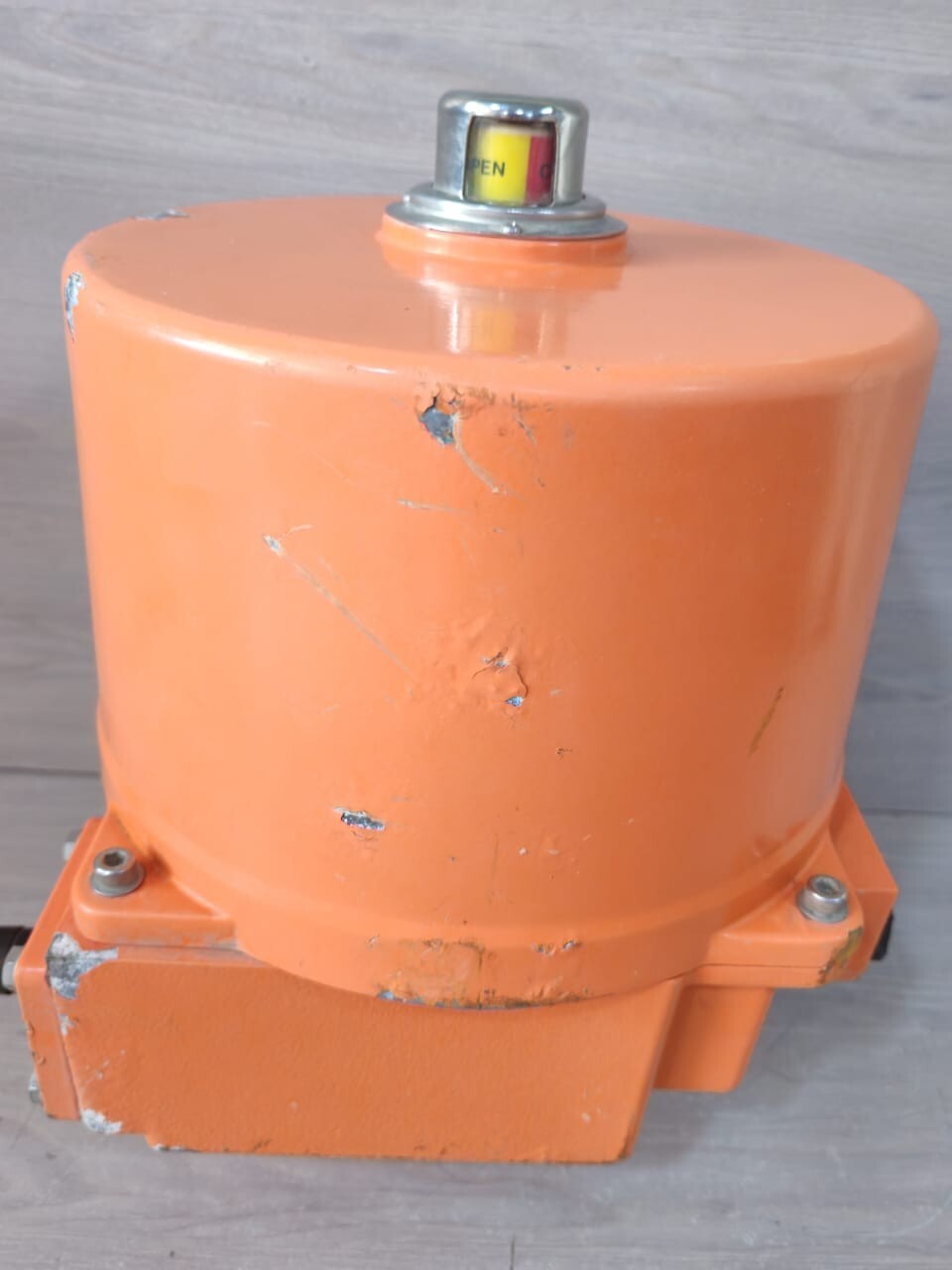 Belimo SY4-24-3-T BELIMO SY4-24-3-T ROTARY ACTUATOR 400Nm AC/DC 24V OPEN/CLOSE 3PT. 20S 2X SPDT 8