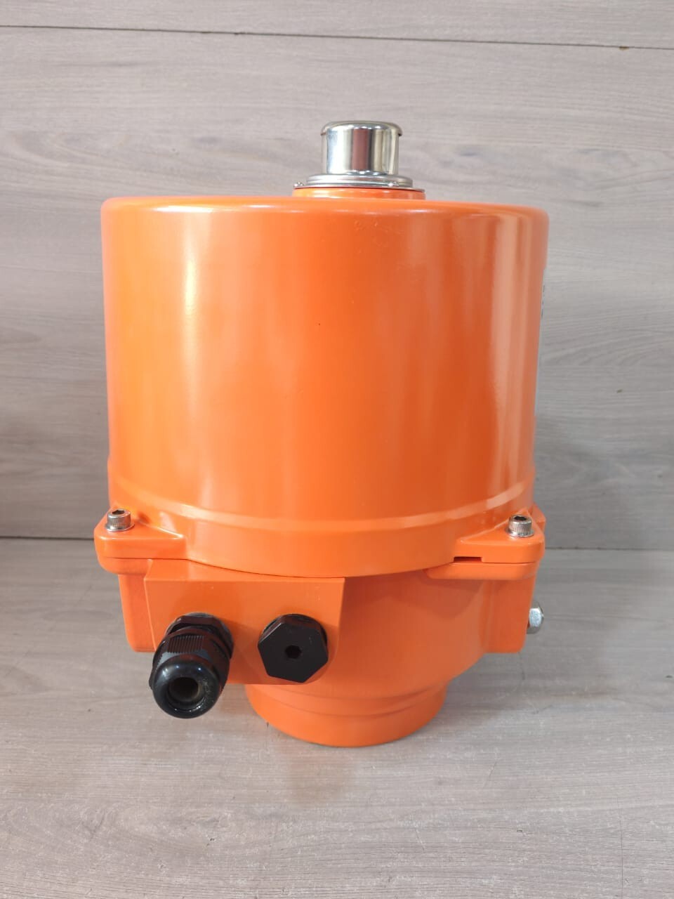 Belimo SY4-24-3-T BELIMO SY4-24-3-T ROTARY ACTUATOR 400Nm AC/DC 24V OPEN/CLOSE 3PT. 20S 2X SPDT 5