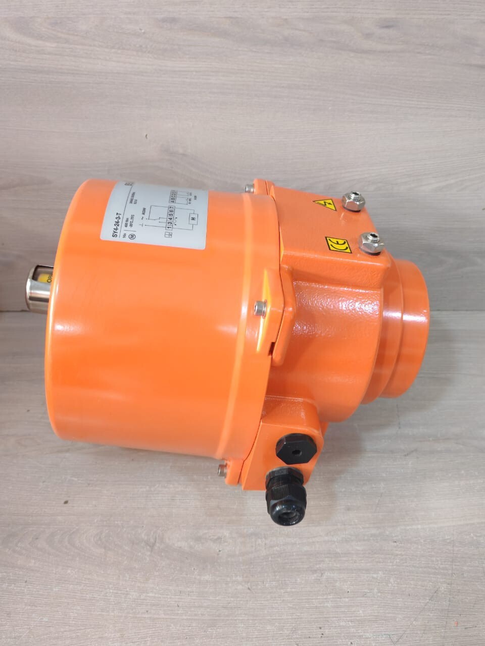 Belimo SY4-24-3-T BELIMO SY4-24-3-T ROTARY ACTUATOR 400Nm AC/DC 24V OPEN/CLOSE 3PT. 20S 2X SPDT 9