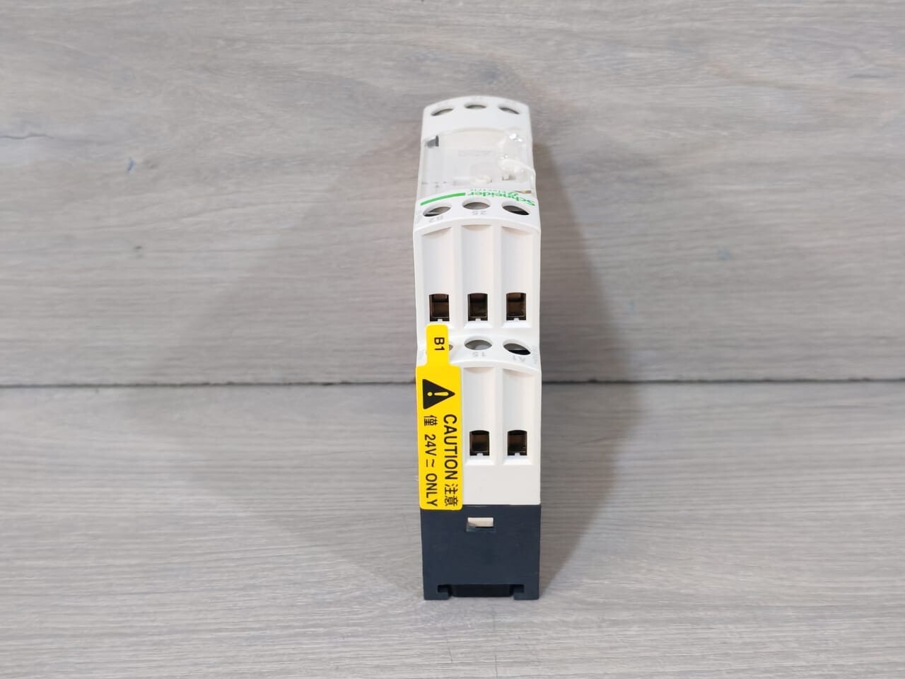 Schneider Electric RE7 YA12BU Schneider Electric RE7 YA12BU Star-Delta Timer Relay 7