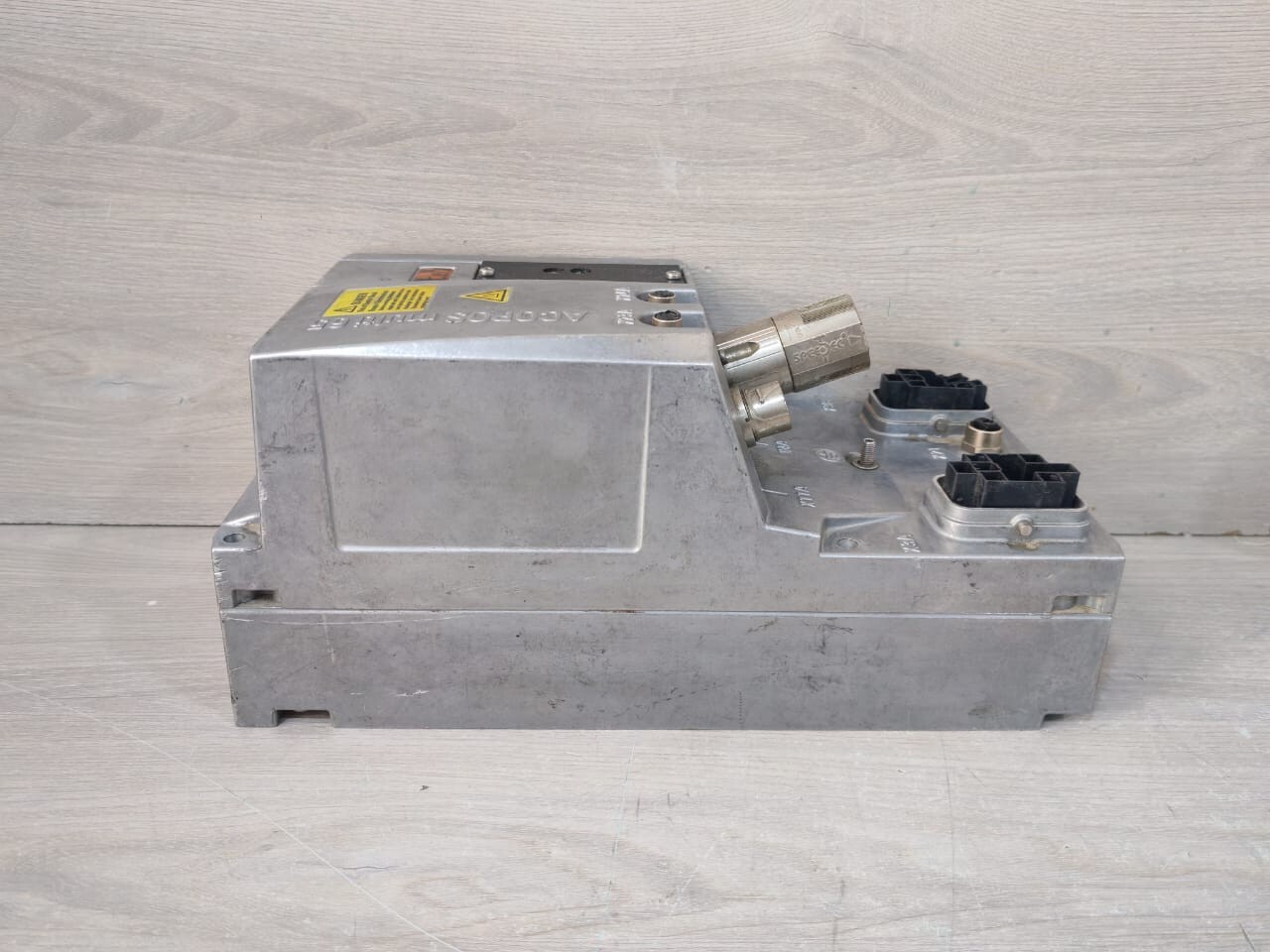 ACOPOS MULTI 65 8CVI045S1HCS0.00- 1 REV.F0 ACOPOS MULTI 65 8CVI045S1HCS0.00- 1 REV.F0 INVERTER MODULE 480VAC 10