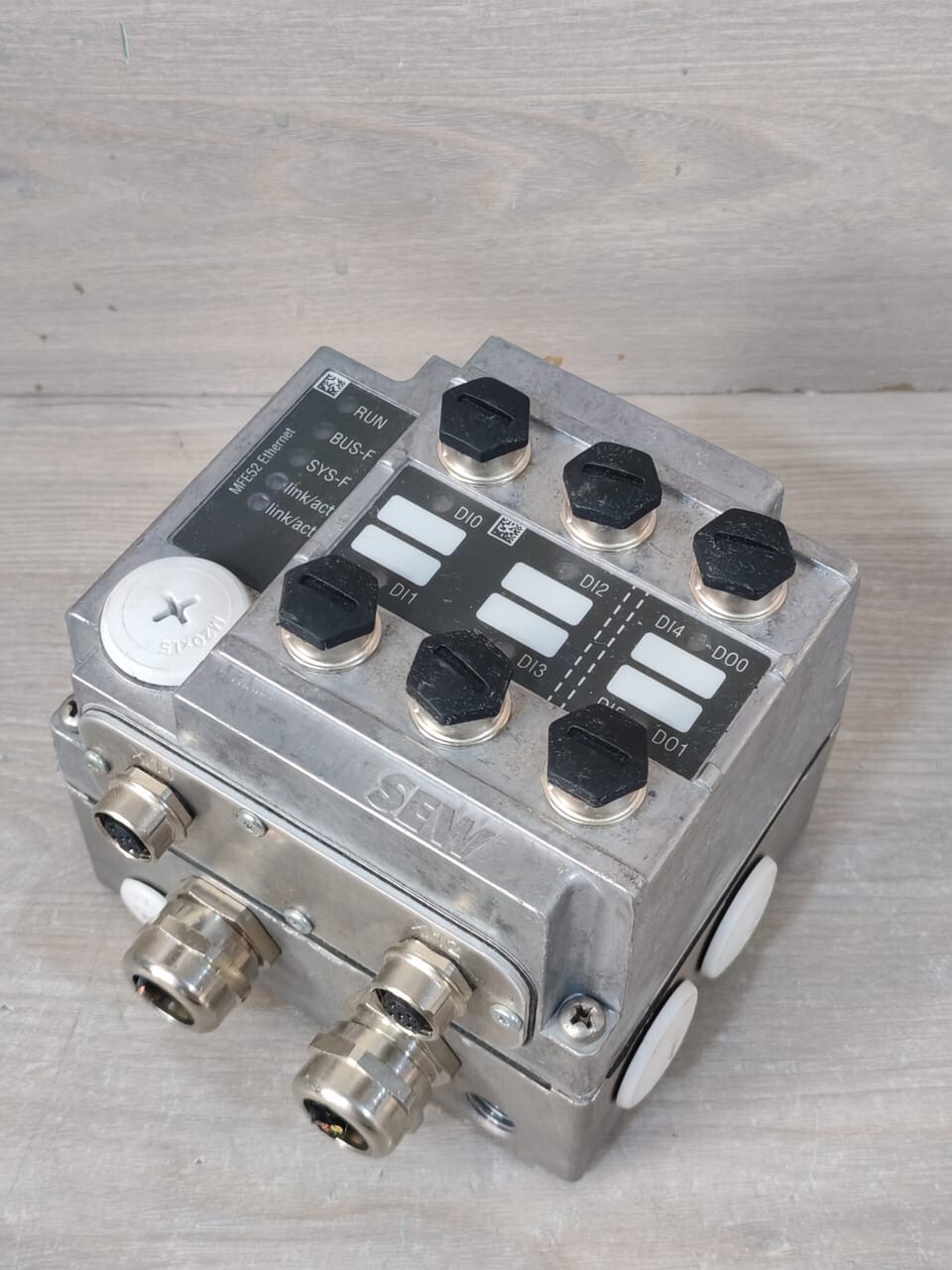 Sew Eurodrive 01.8115393702.0047.22 SEW- EURODRIVE MFE52B/Z21D 01.8115393702.0047.22 FIELDBUS DISTRUBUTOR 5