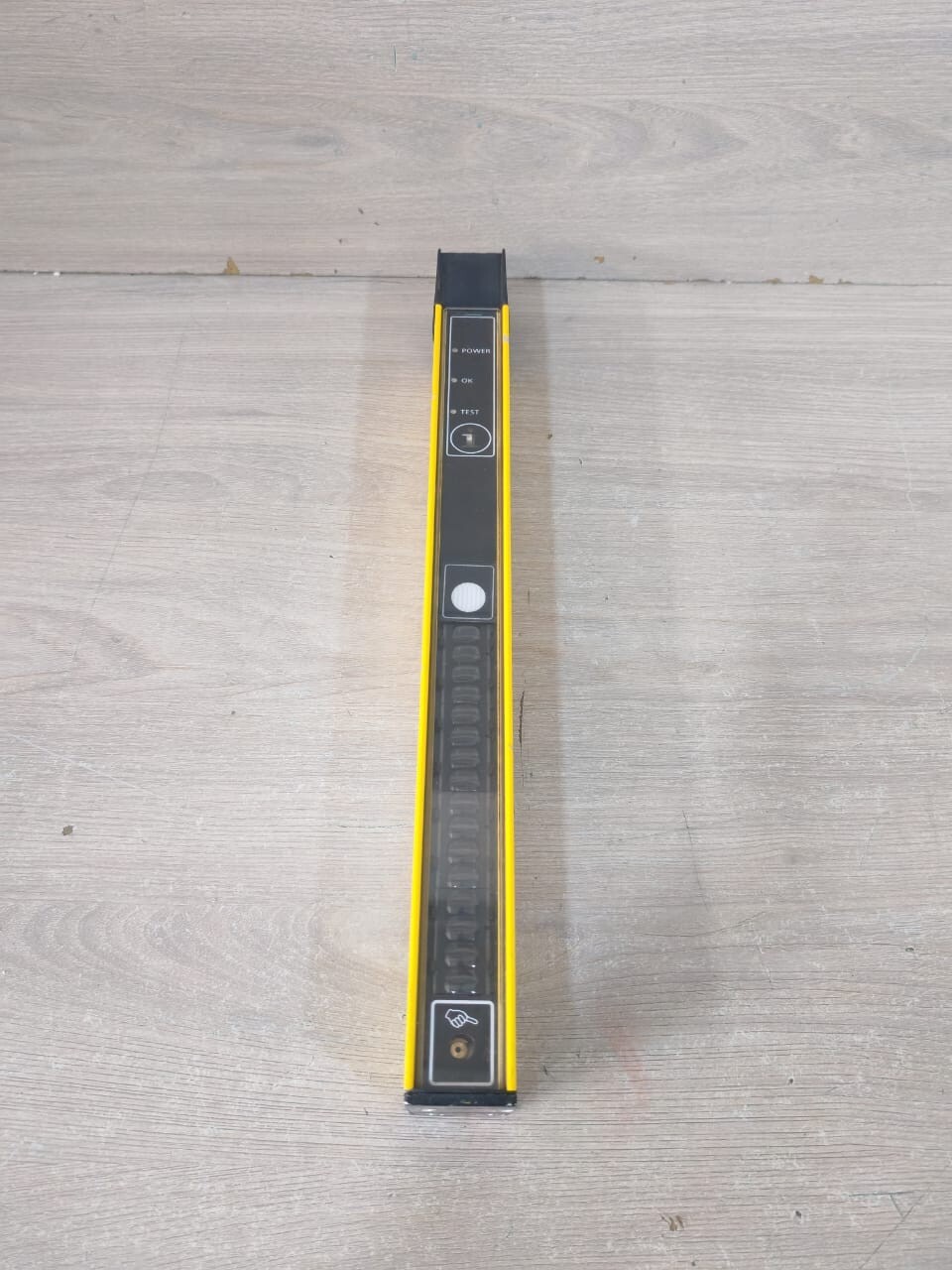Allen-Bradley 445L-T4L0120YD SER.A REV.A ALLEN BRADLEY 445L-T4L0120YD SER.A REV.A SAFE4 TRANSMITTER & RECIEVER SET 7