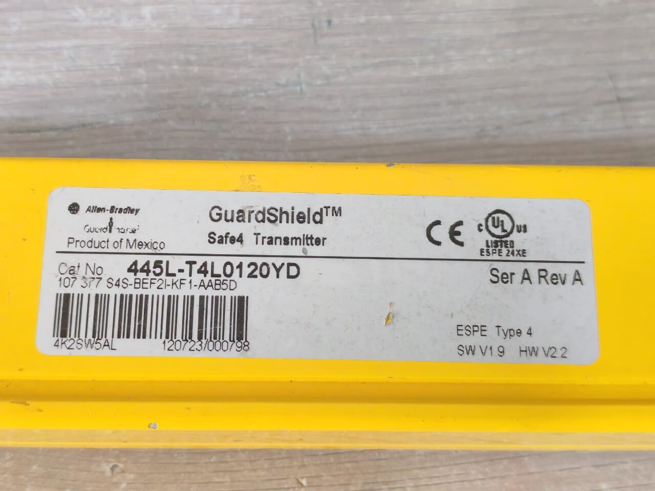 Allen-Bradley 445L-T4L0120YD SER.A REV.A ALLEN BRADLEY 445L-T4L0120YD SER.A REV.A SAFE4 TRANSMITTER & RECIEVER SET 8