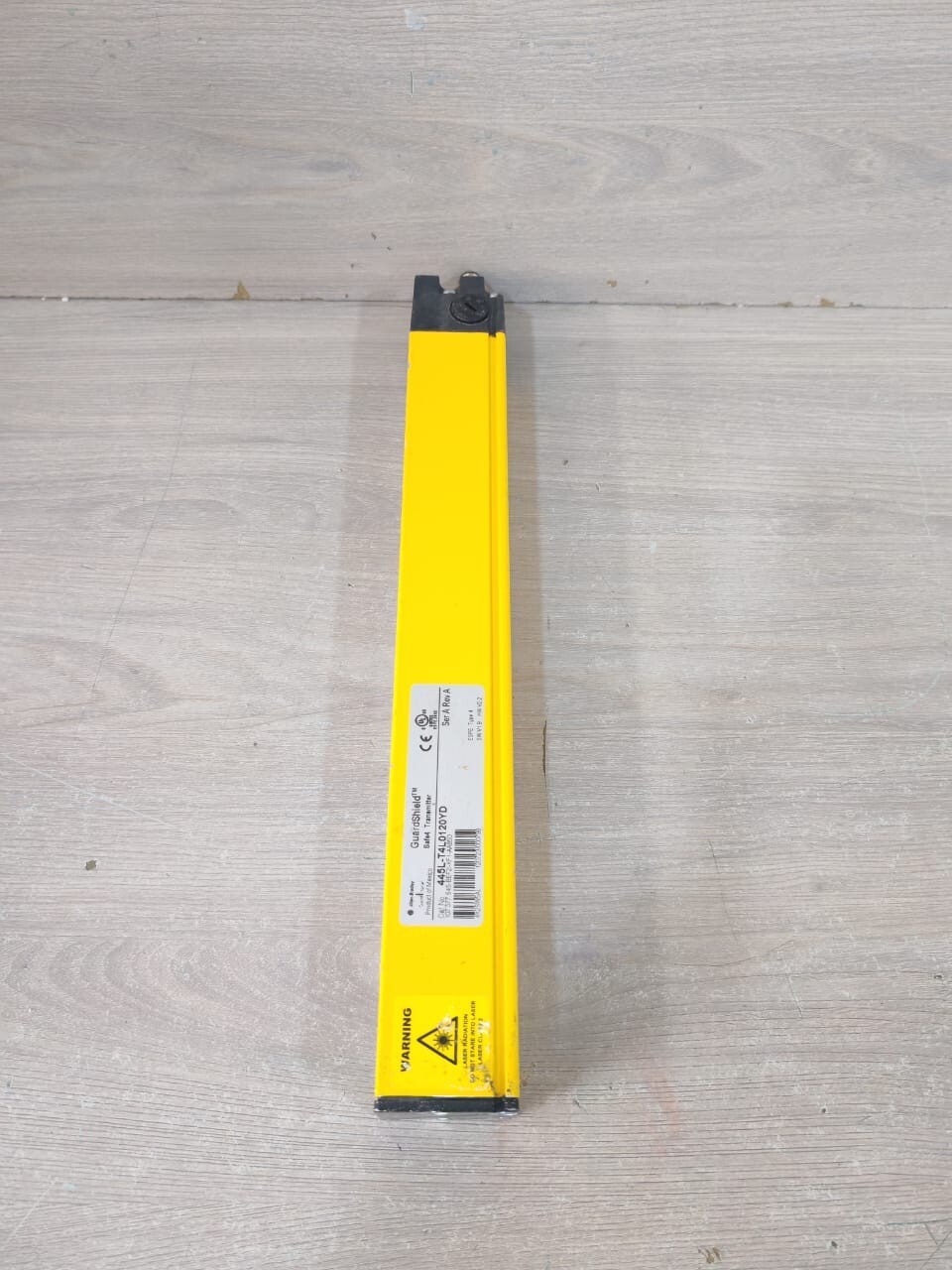 Allen-Bradley 445L-T4L0120YD SER.A REV.A ALLEN BRADLEY 445L-T4L0120YD SER.A REV.A SAFE4 TRANSMITTER & RECIEVER SET 10