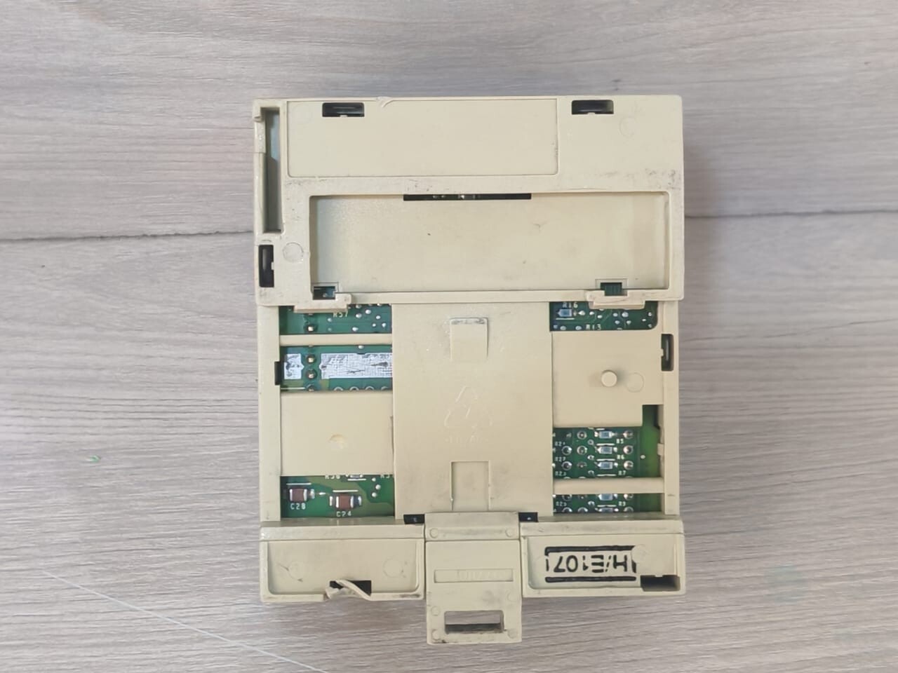 Allen-Bradley 96333073 Allen-Bradley 1794-ASB2 Ser C Flex I/O Power Supply 96333073 Rev.A01 F/W Rev.A 9