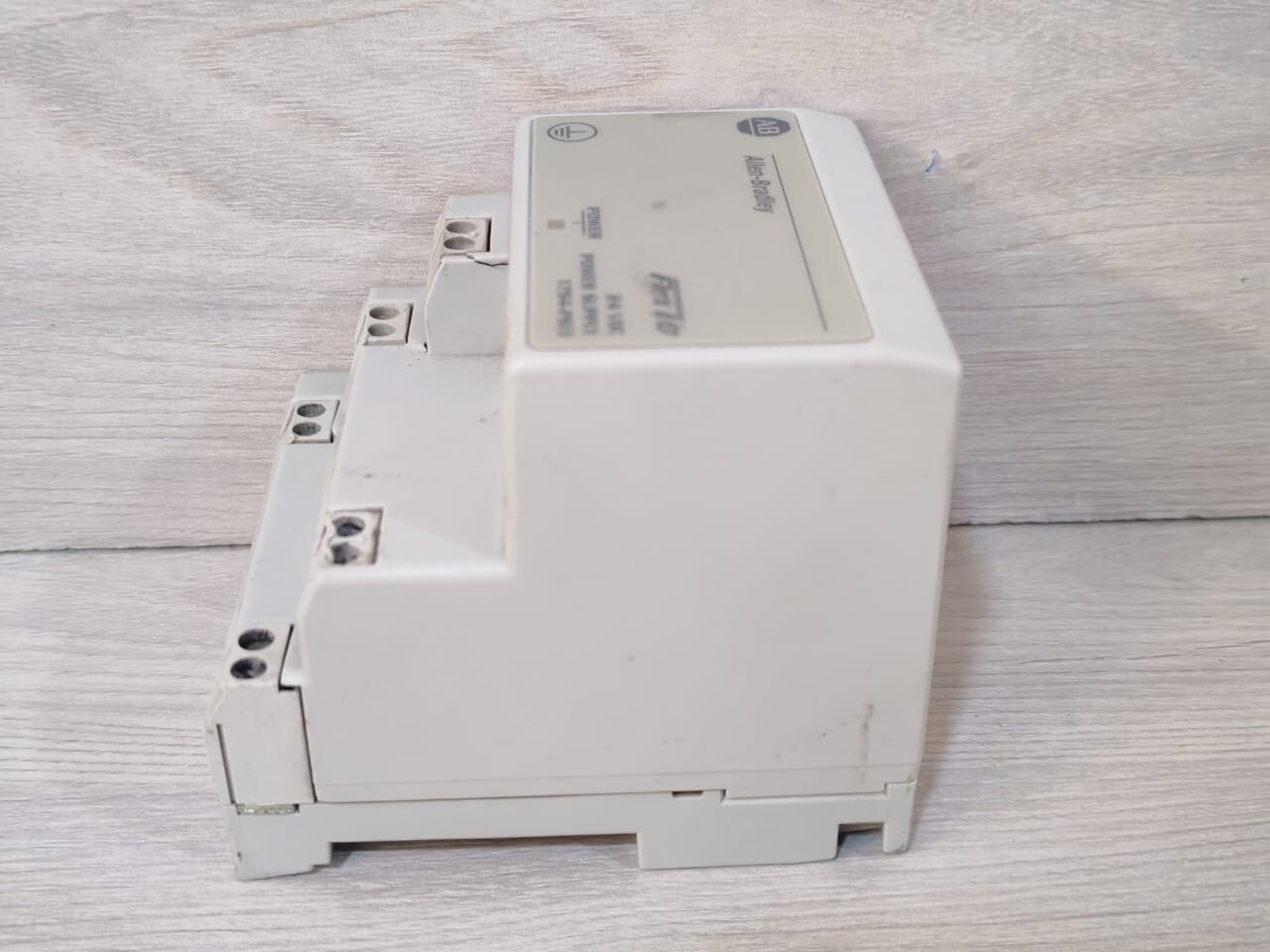 Allen-Bradley 95755701 Allen-Bradley 1794-PS13 Ser B Flex I/O 24 VDC Power Supply 95755701 Rev B01 4